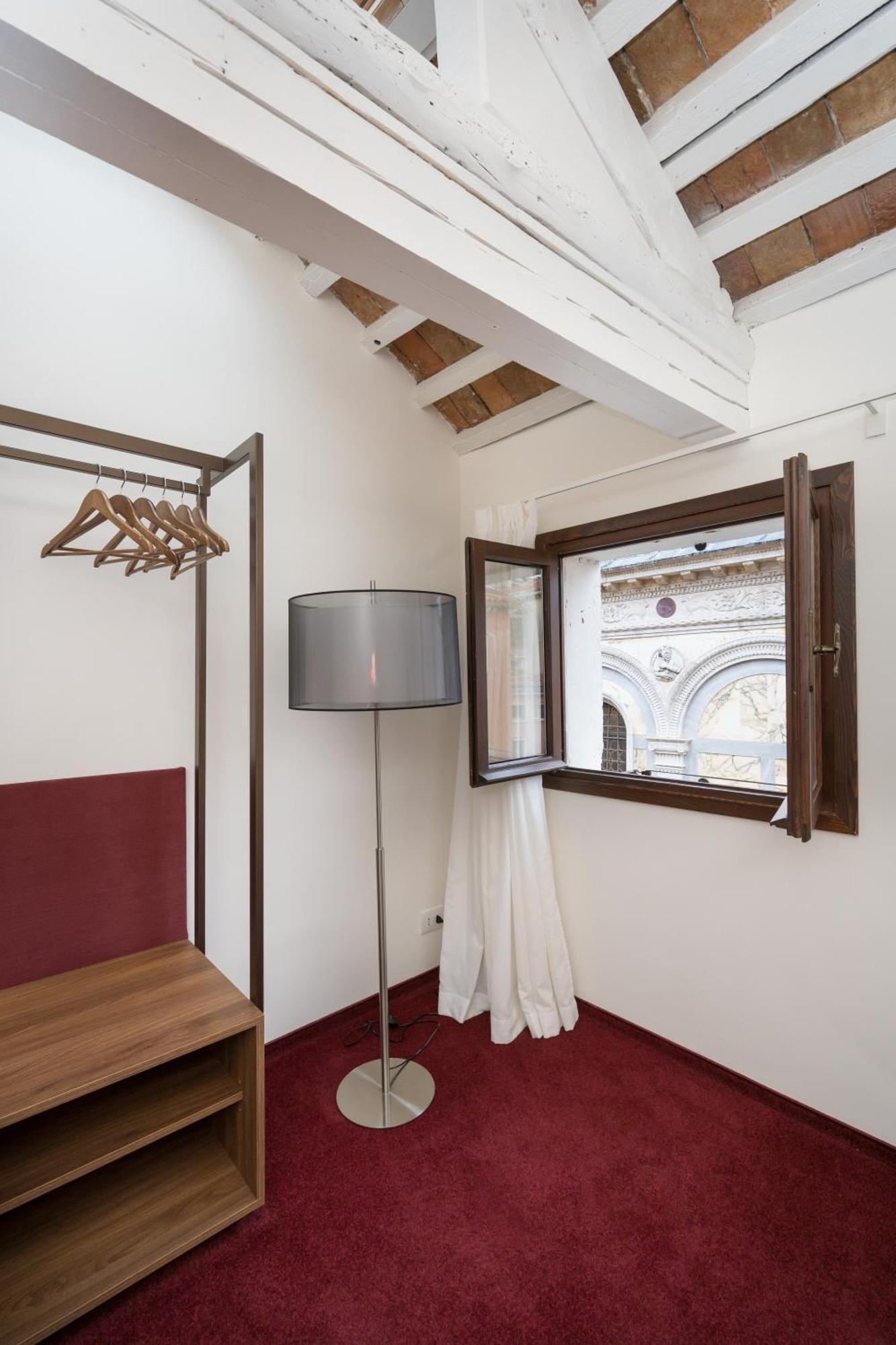 Palazzo Miracoli Apartment